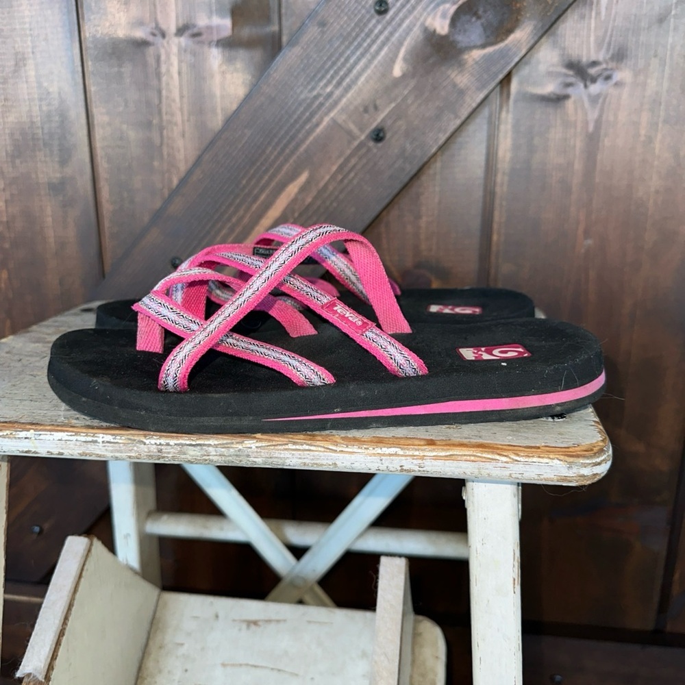 Teva Olowahu Flip Flop Sandals size 7